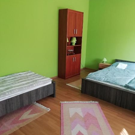 Rokus Apartman Apartment Seghedin Exterior foto